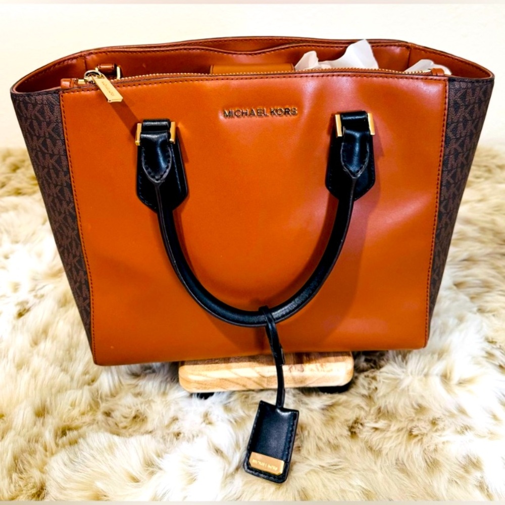 NWOT MICHAEL KORS TOTE